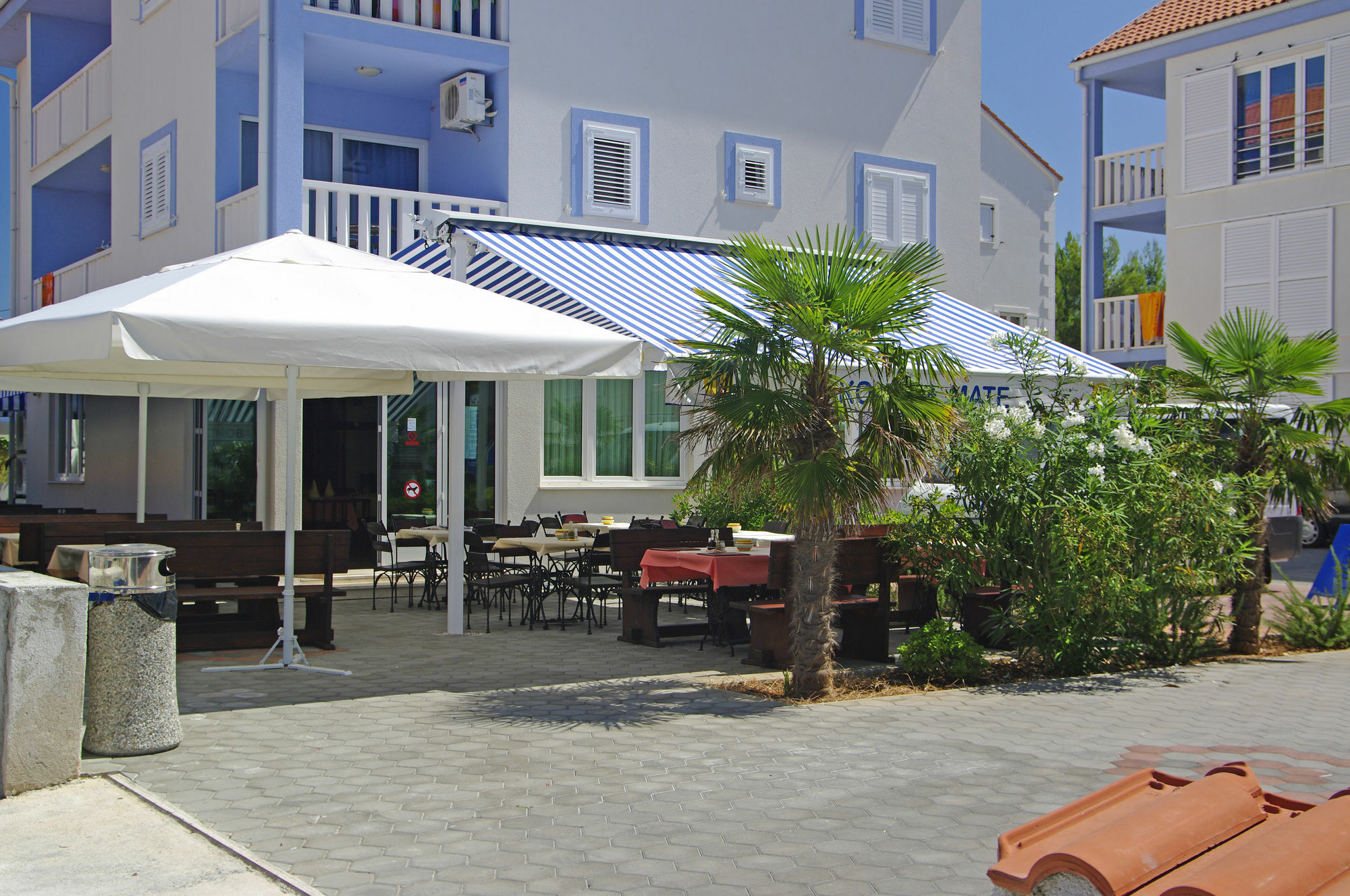 Aparthotel Marina Gromela Mirca  Exterior photo